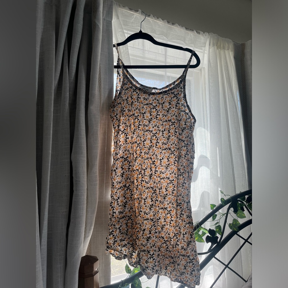 Vintage daisy dress